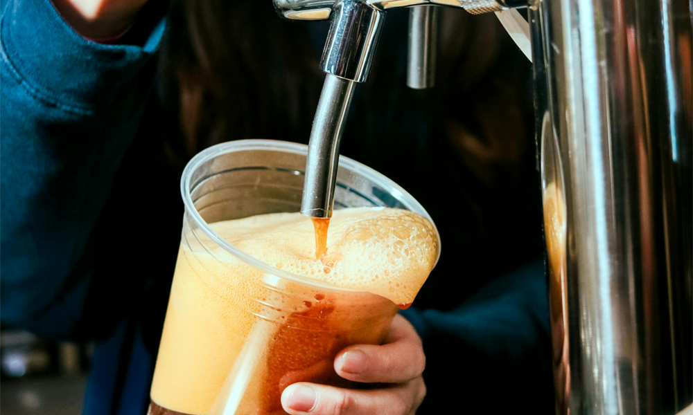 How to Keep Beer Cold Longer in a Mini Keg During Outdoor Events